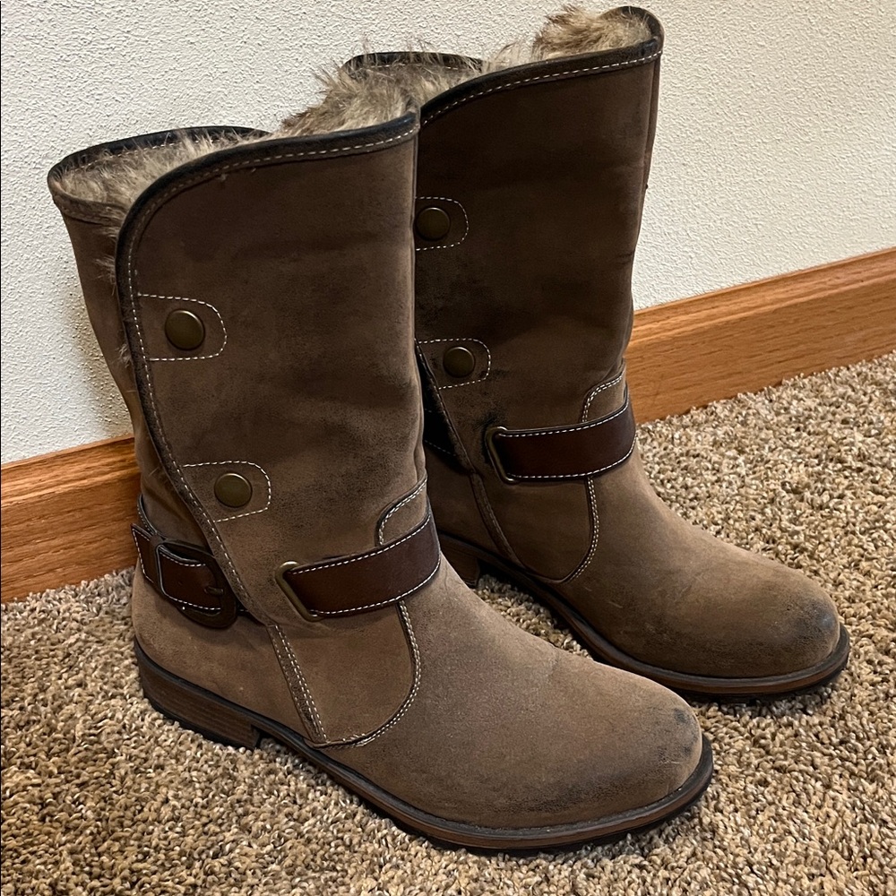 Crown Vintage Brown Leather Detail